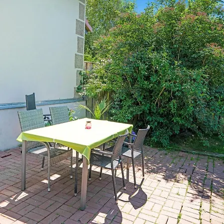 Stylish In With Garden *