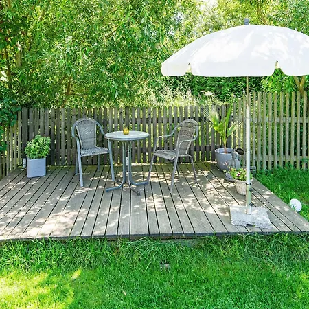 Stylish In With Garden Lejlighed