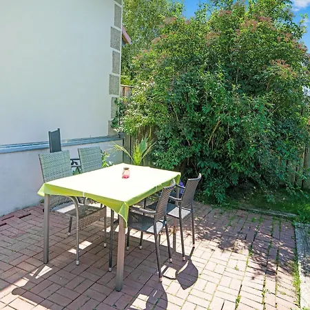 Stylish In With Garden