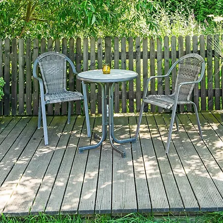 Stylish In With Garden Lejlighed