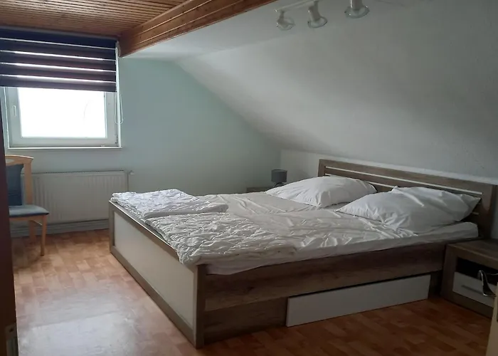 شقة Stylish In With Garden *