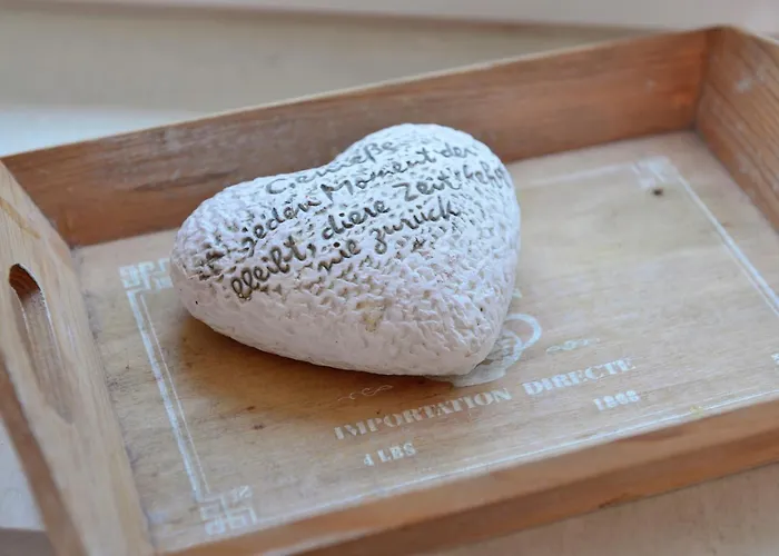 Stylish In With Garden شقة